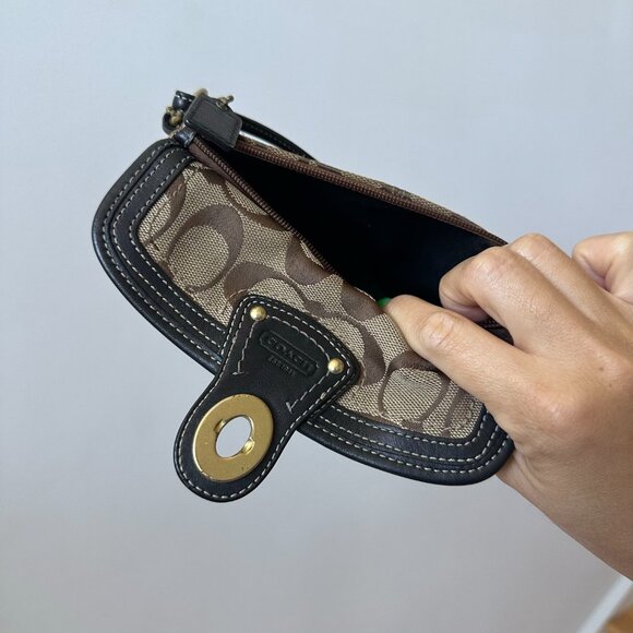 Vintage Coach Signature C Legacy Wristlet - Picture 3 of 5